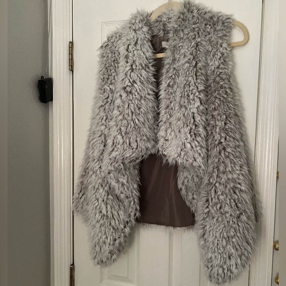 NWT Jolt Faux Fur Snap Vest, Women’s Size L